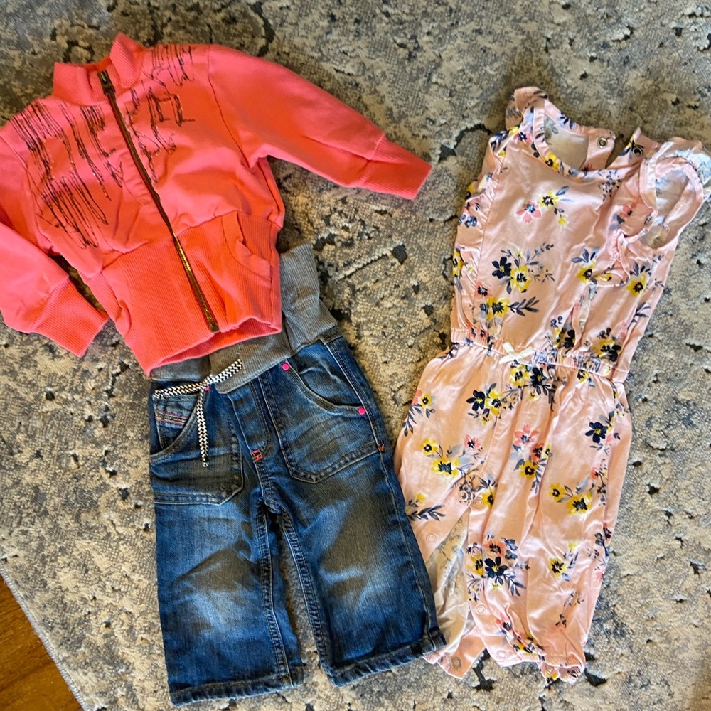 Baby girl outfits- size 6 months